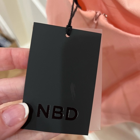 NWT coral dress in size x sm by NBD. Polyester. - Picture 4 of 8